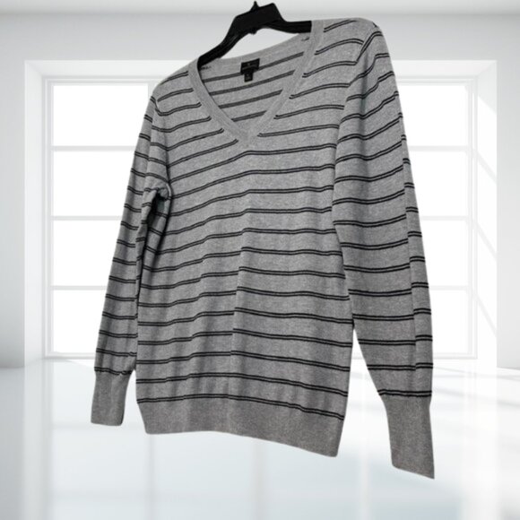 Worthington Black & Gray Striped V-Neck Pullover Sweater - Size Large - Picture 4 of 13